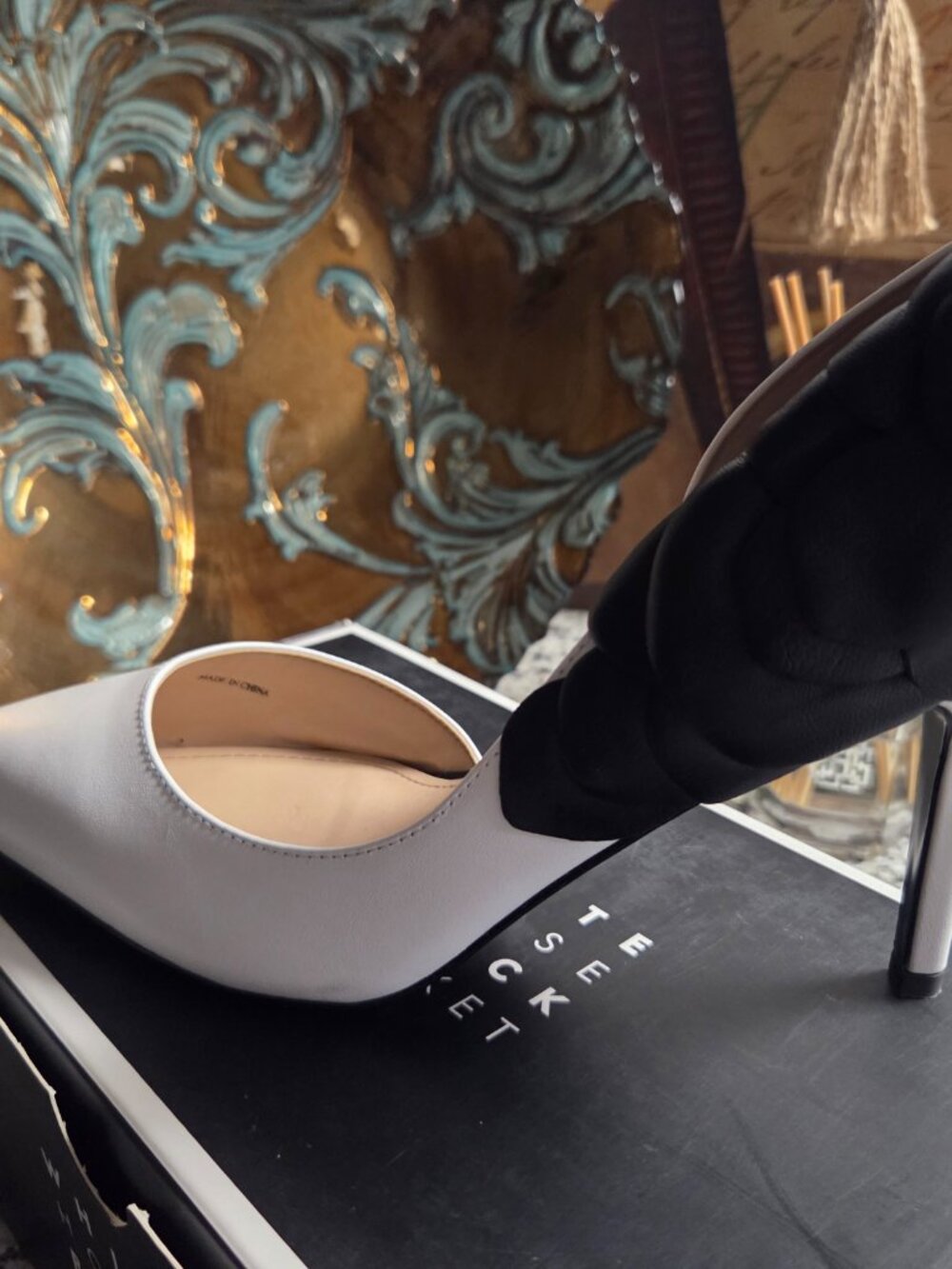 White House Black Market Sculpted Heel Pumps • Black & White • NEW • 8.5M